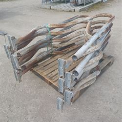10 stk. brukte 2" sengebøyler lengde: 1,80, Cc: 0,78 m S315